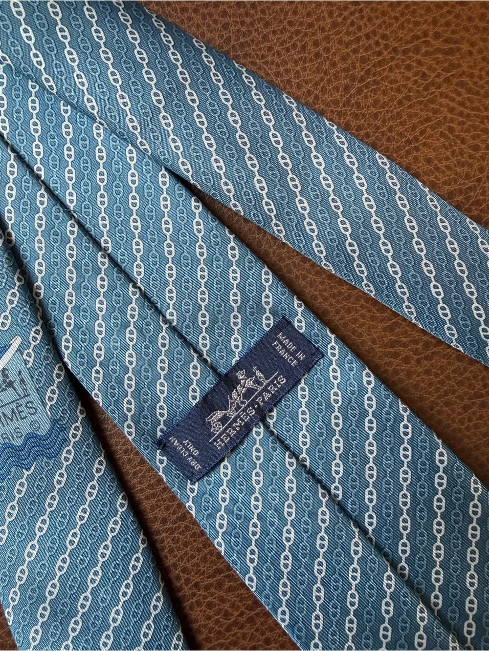 Hermès Silk Men's Tie - Classic Diagonal Chain Design